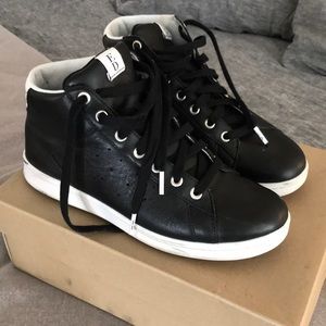 Ellen Degeneres High top black shoes